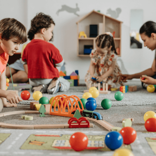 kinderdagverblijf, kinderen, spelen