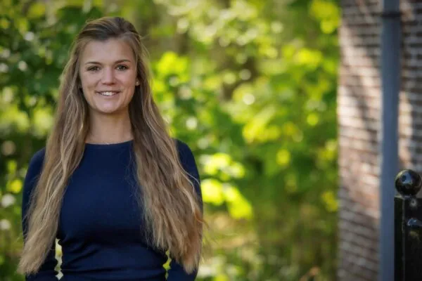 Clairfort verwelkomt Noa van Poppelen in haar team Ondernemingsrecht en M&A